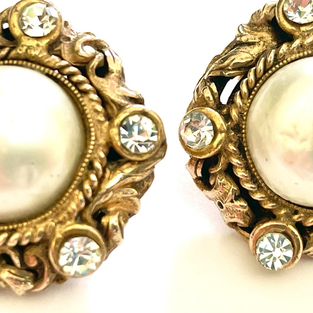 CHANEL VINTAGE EARLY 1980’s EARRINGS